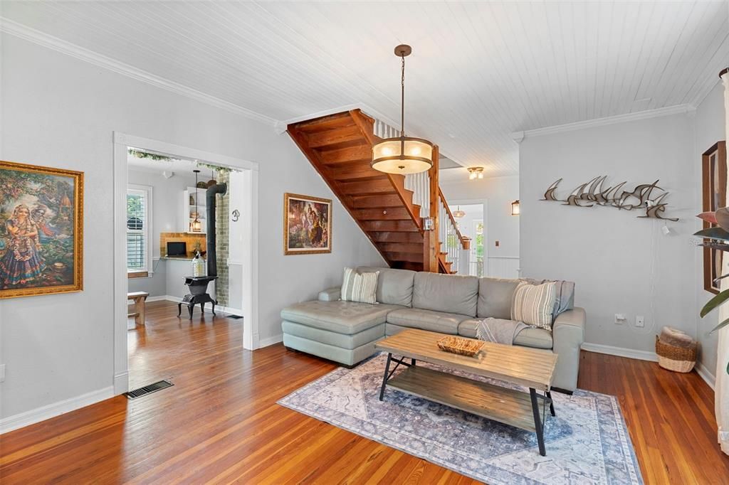 For Sale: $575,000 (4 beds, 2 baths, 1815 Square Feet)