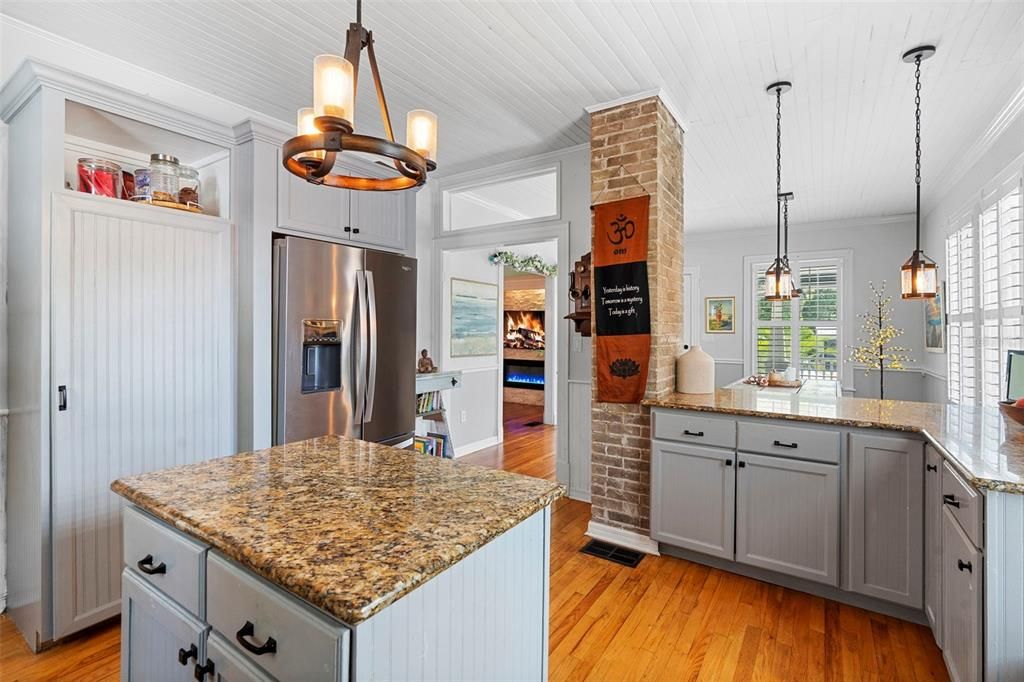 For Sale: $575,000 (4 beds, 2 baths, 1815 Square Feet)