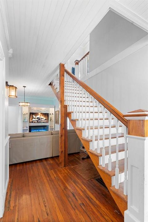 For Sale: $575,000 (4 beds, 2 baths, 1815 Square Feet)