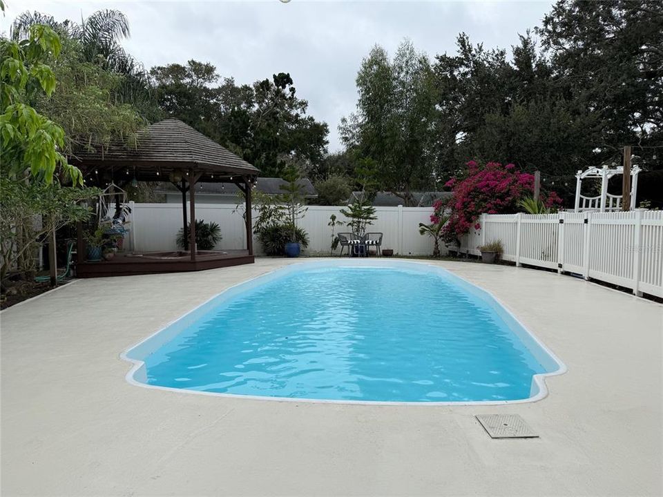 For Sale: $575,000 (4 beds, 2 baths, 1815 Square Feet)