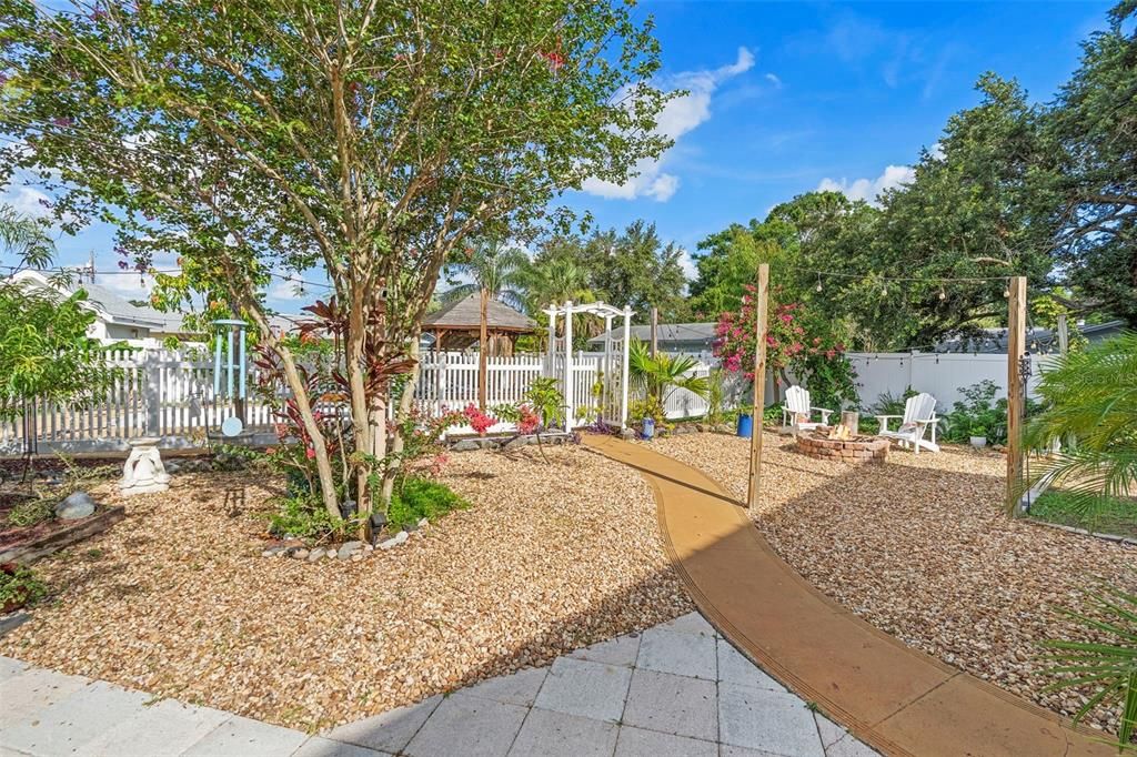 For Sale: $575,000 (4 beds, 2 baths, 1815 Square Feet)