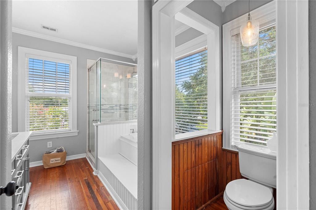 For Sale: $575,000 (4 beds, 2 baths, 1815 Square Feet)