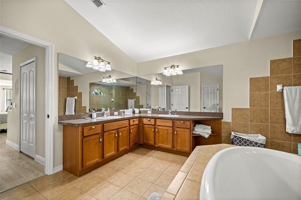 For Sale: $645,000 (4 beds, 3 baths, 3563 Square Feet)