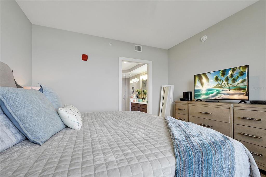 待售: $389,000 (2 贝兹, 3 浴室, 1568 平方英尺)