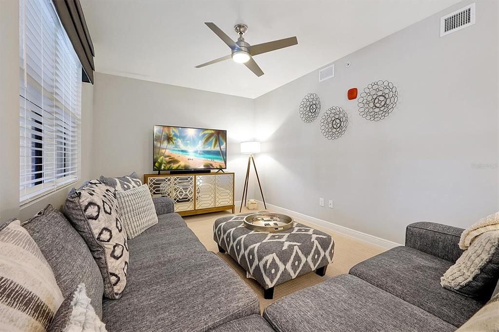 待售: $389,000 (2 贝兹, 3 浴室, 1568 平方英尺)