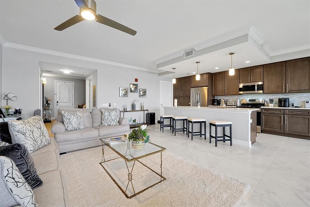 待售: $389,000 (2 贝兹, 3 浴室, 1568 平方英尺)