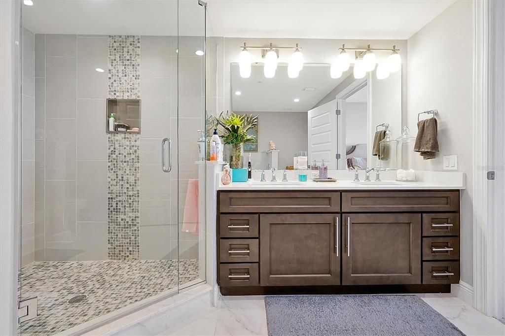 待售: $389,000 (2 贝兹, 3 浴室, 1568 平方英尺)