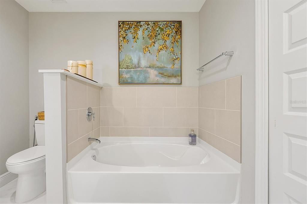 待售: $389,000 (2 贝兹, 3 浴室, 1568 平方英尺)