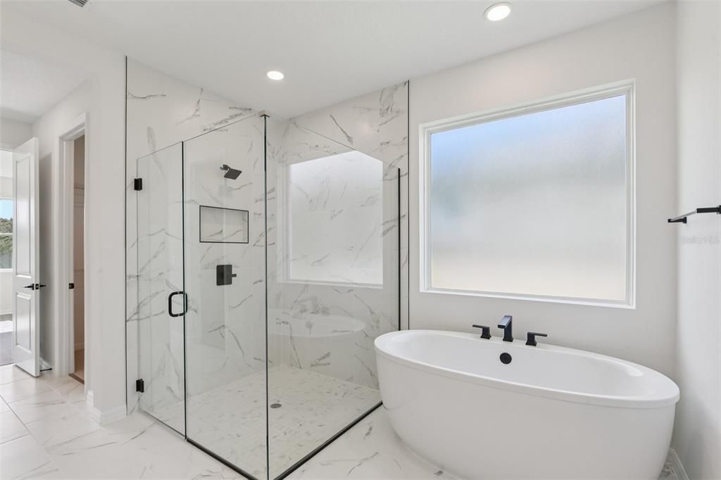 Под контрактом: $629,990 (4 спален, 3 ванн, 2802 Квадратных фут)