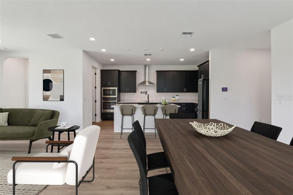 Под контрактом: $629,990 (4 спален, 3 ванн, 2802 Квадратных фут)