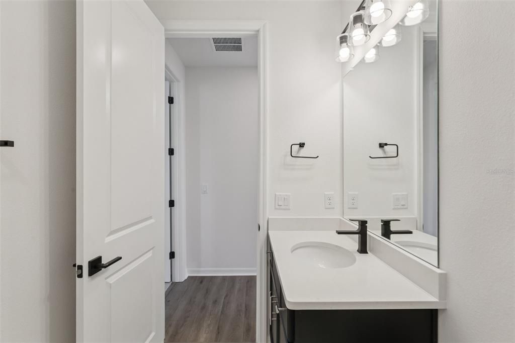 Под контрактом: $629,990 (4 спален, 3 ванн, 2802 Квадратных фут)