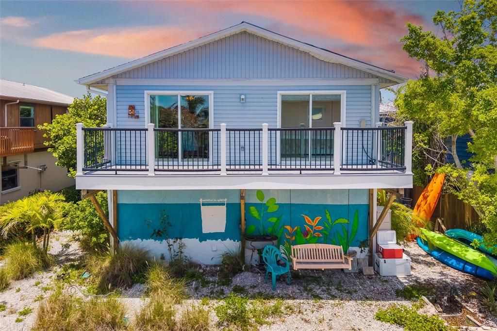 For Sale: $700,000 (2 beds, 2 baths, 755 Square Feet)