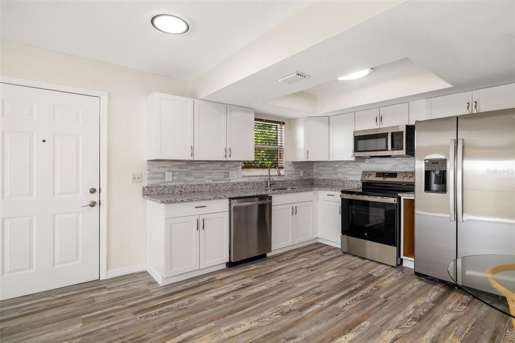 For Sale: $700,000 (2 beds, 2 baths, 755 Square Feet)