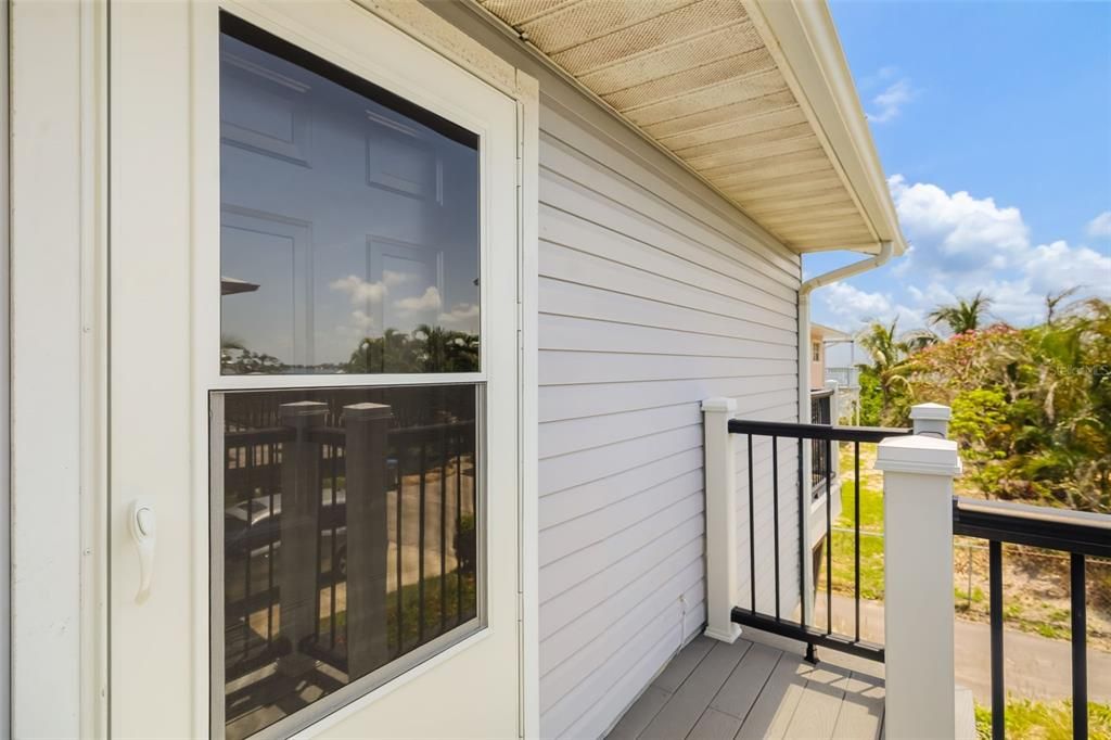 For Sale: $700,000 (2 beds, 2 baths, 755 Square Feet)