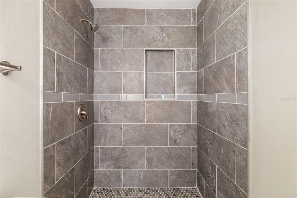 For Sale: $700,000 (2 beds, 2 baths, 755 Square Feet)