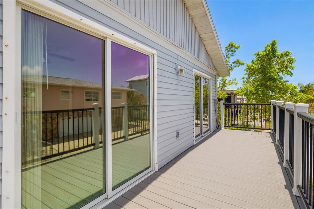 For Sale: $700,000 (2 beds, 2 baths, 755 Square Feet)