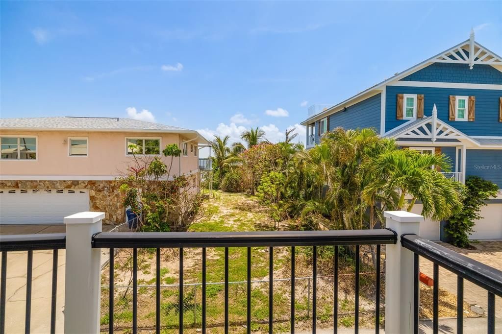 For Sale: $700,000 (2 beds, 2 baths, 755 Square Feet)