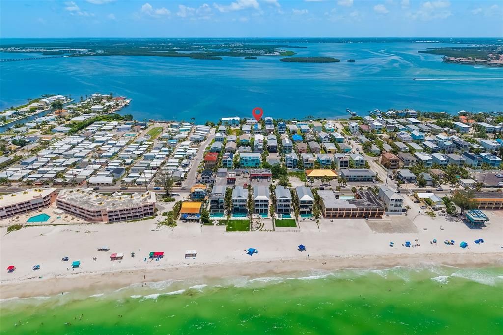 For Sale: $700,000 (2 beds, 2 baths, 755 Square Feet)