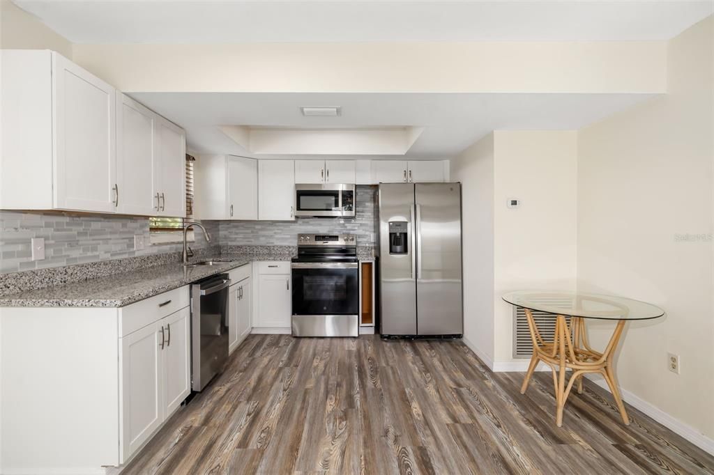 For Sale: $700,000 (2 beds, 2 baths, 755 Square Feet)