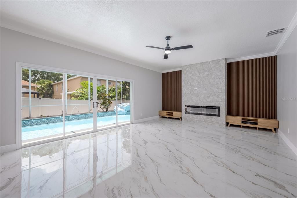 En Venta: $929,995 (6 camas, 3 baños, 3838 Pies cuadrados)