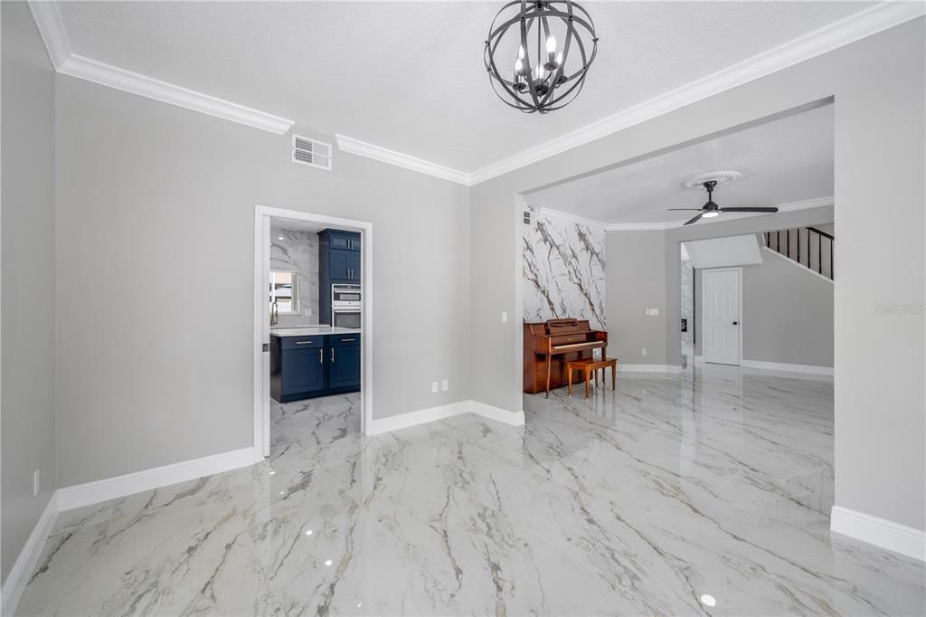 En Venta: $929,995 (6 camas, 3 baños, 3838 Pies cuadrados)