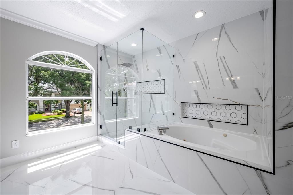 En Venta: $929,995 (6 camas, 3 baños, 3838 Pies cuadrados)