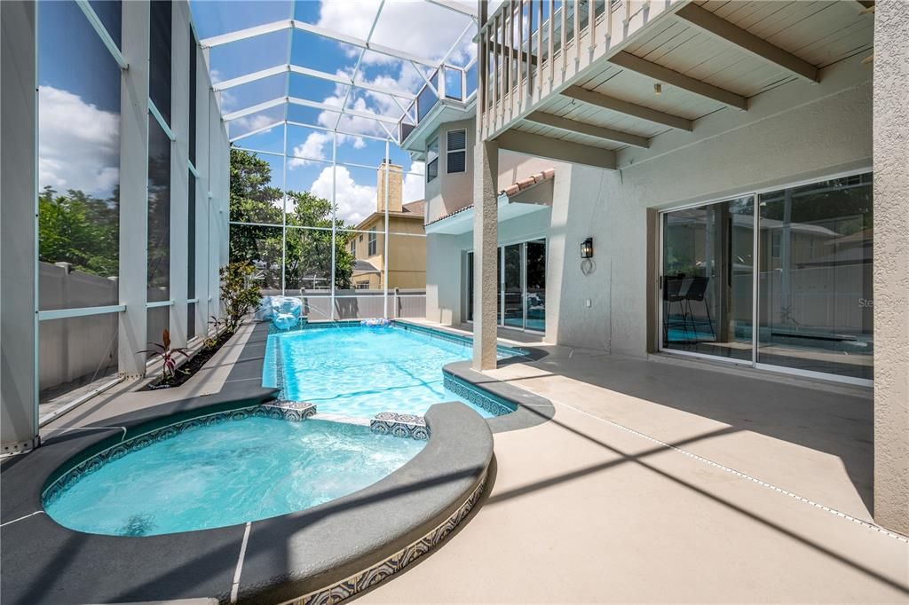 En Venta: $929,995 (6 camas, 3 baños, 3838 Pies cuadrados)