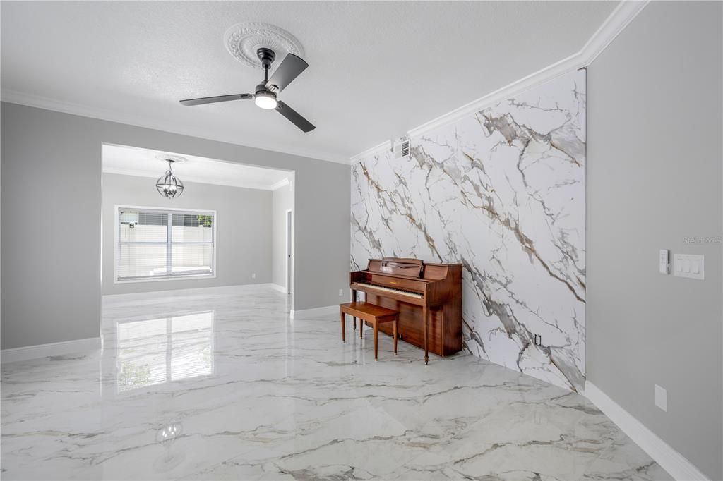 En Venta: $929,995 (6 camas, 3 baños, 3838 Pies cuadrados)