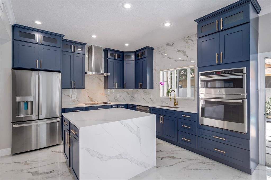 En Venta: $929,995 (6 camas, 3 baños, 3838 Pies cuadrados)