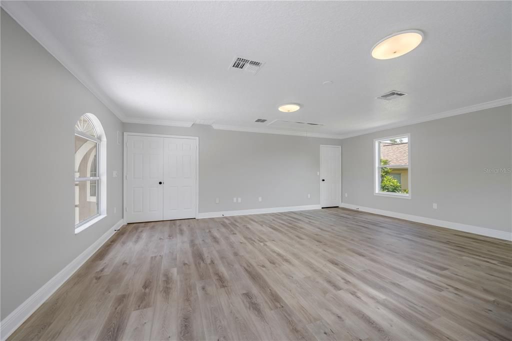 En Venta: $929,995 (6 camas, 3 baños, 3838 Pies cuadrados)