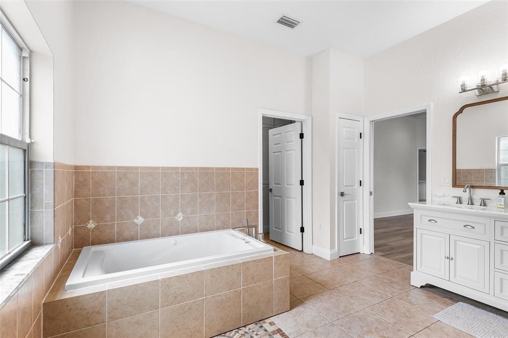 待售: $899,000 (4 贝兹, 2 浴室, 3073 平方英尺)