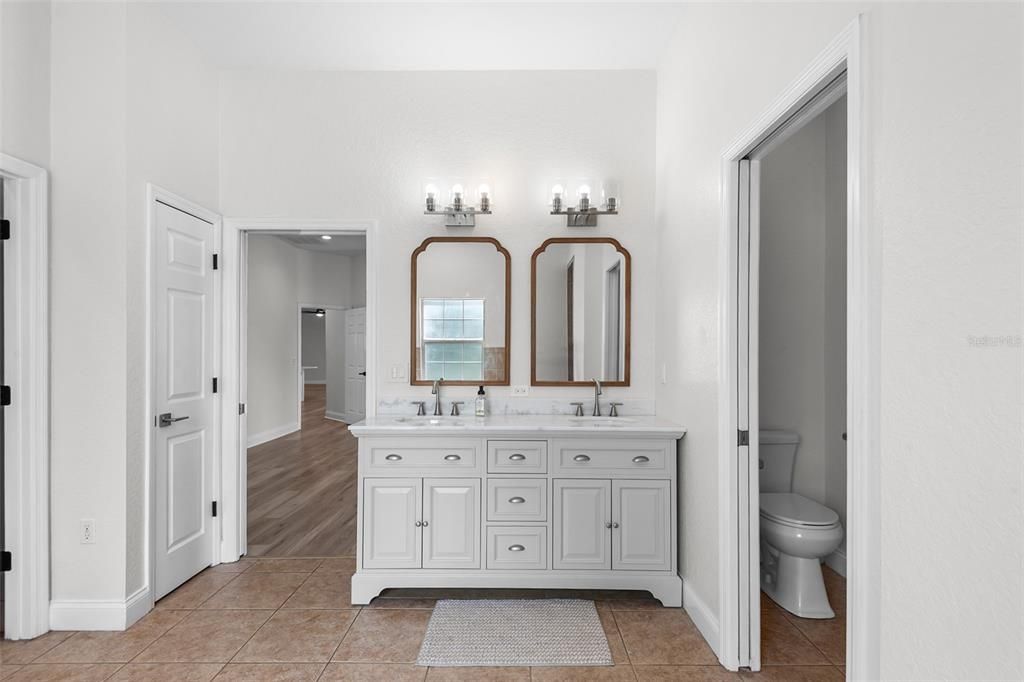 待售: $899,000 (4 贝兹, 2 浴室, 3073 平方英尺)