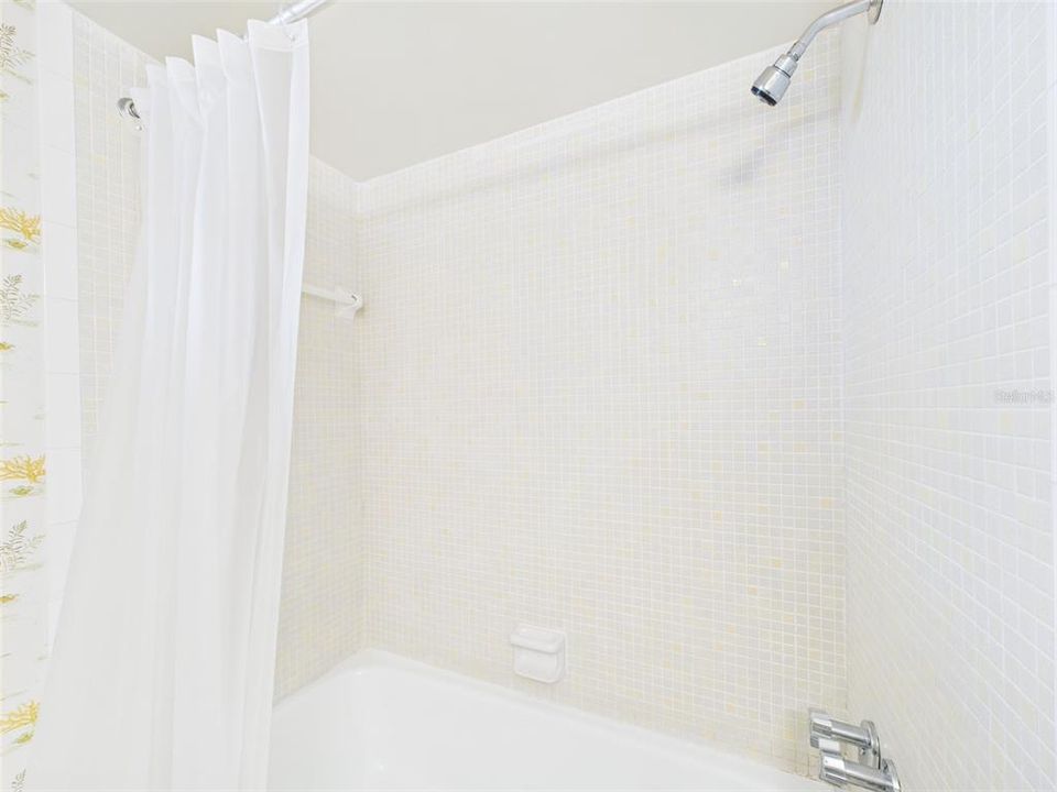 待售: $118,900 (2 贝兹, 2 浴室, 1029 平方英尺)