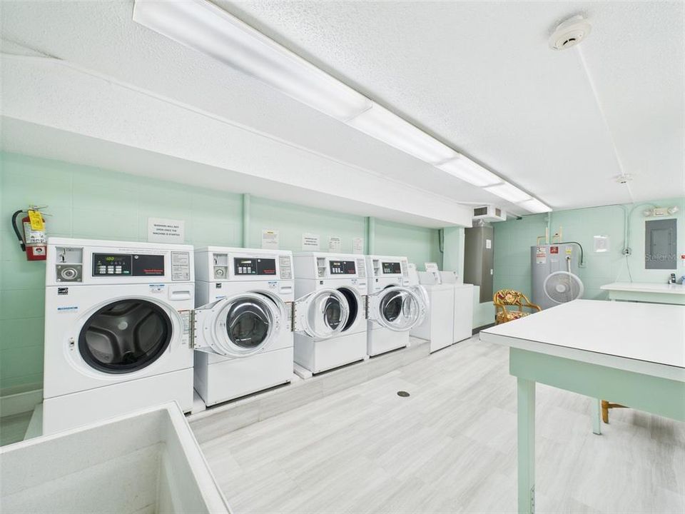 待售: $118,900 (2 贝兹, 2 浴室, 1029 平方英尺)