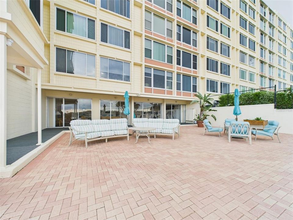 待售: $118,900 (2 贝兹, 2 浴室, 1029 平方英尺)