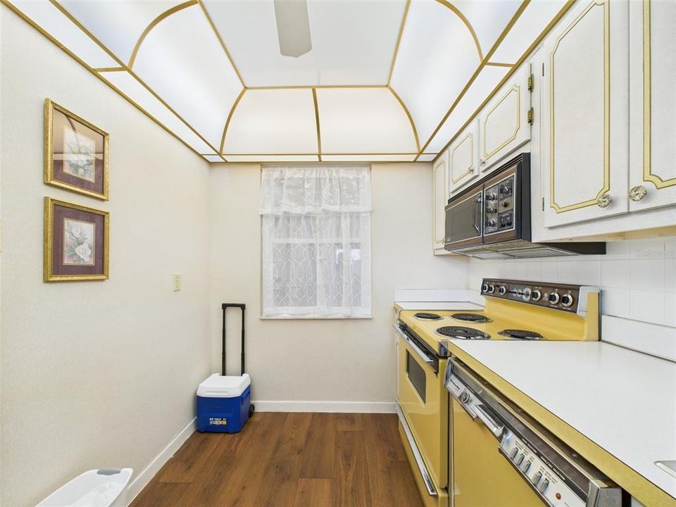 待售: $118,900 (2 贝兹, 2 浴室, 1029 平方英尺)