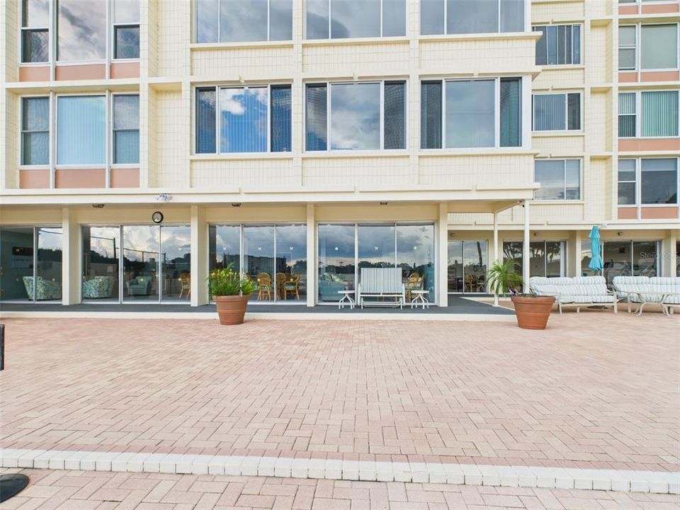 待售: $118,900 (2 贝兹, 2 浴室, 1029 平方英尺)