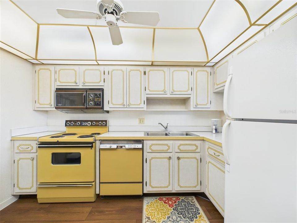 待售: $118,900 (2 贝兹, 2 浴室, 1029 平方英尺)