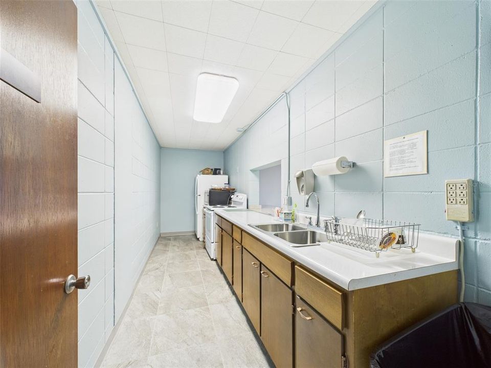 待售: $118,900 (2 贝兹, 2 浴室, 1029 平方英尺)