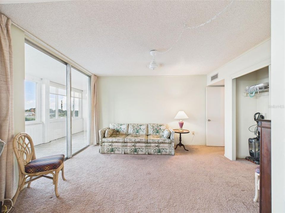 待售: $118,900 (2 贝兹, 2 浴室, 1029 平方英尺)