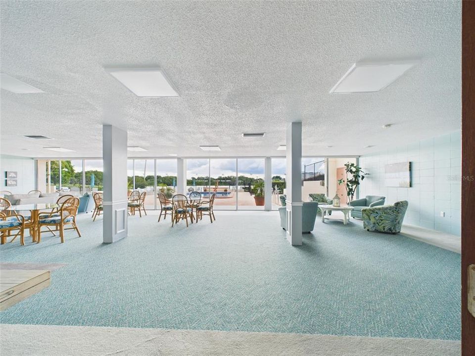 待售: $118,900 (2 贝兹, 2 浴室, 1029 平方英尺)