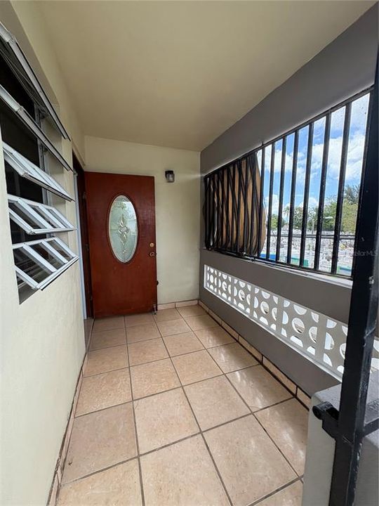 Под контрактом: $153,000 (5 спален, 2 ванн, 0 Квадратных фут)