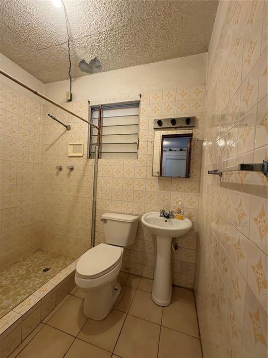 Под контрактом: $153,000 (5 спален, 2 ванн, 0 Квадратных фут)