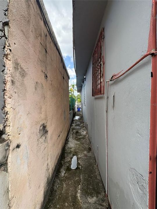 Под контрактом: $153,000 (5 спален, 2 ванн, 0 Квадратных фут)