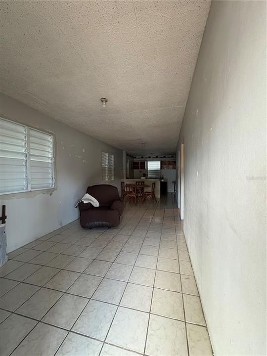 Под контрактом: $153,000 (5 спален, 2 ванн, 0 Квадратных фут)