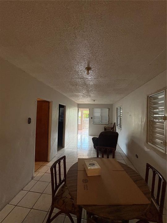 Под контрактом: $153,000 (5 спален, 2 ванн, 0 Квадратных фут)