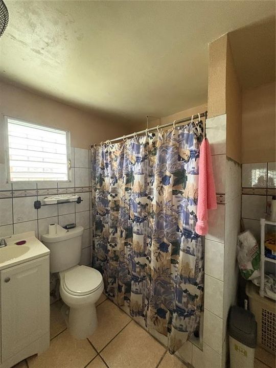 Под контрактом: $153,000 (5 спален, 2 ванн, 0 Квадратных фут)