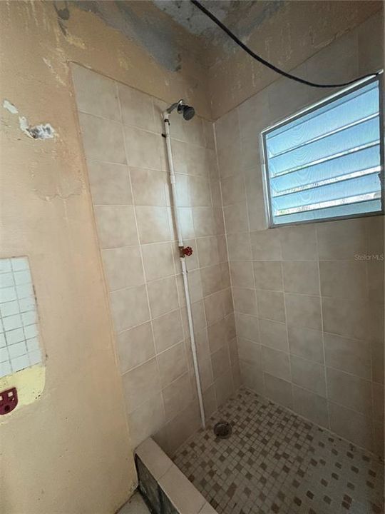 Под контрактом: $153,000 (5 спален, 2 ванн, 0 Квадратных фут)