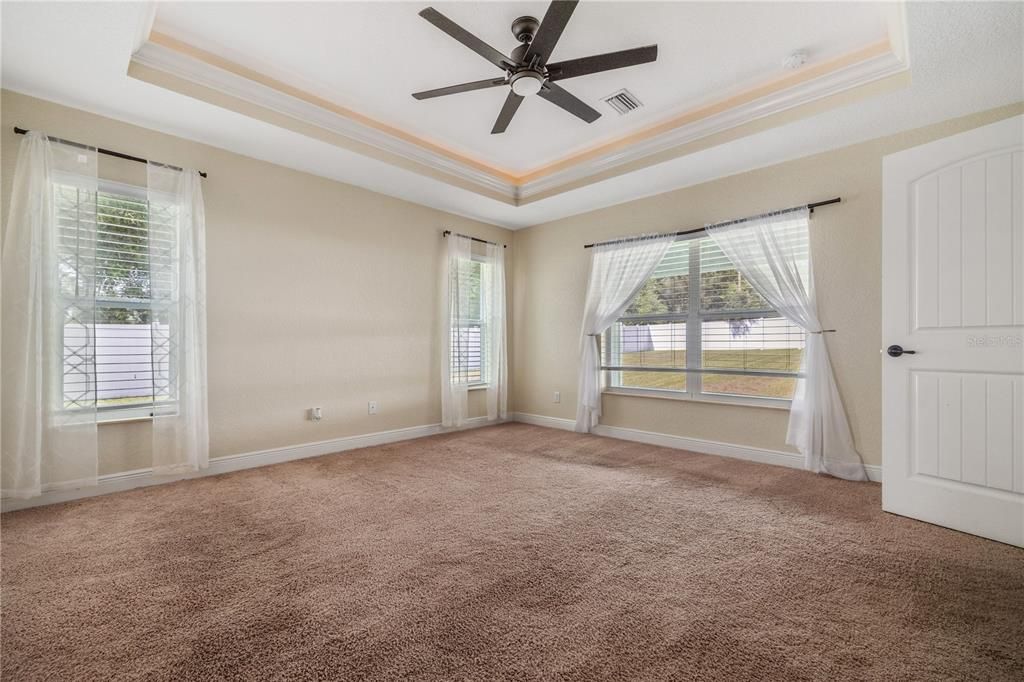 待售: $585,000 (4 贝兹, 2 浴室, 2063 平方英尺)