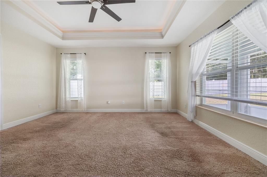 待售: $585,000 (4 贝兹, 2 浴室, 2063 平方英尺)